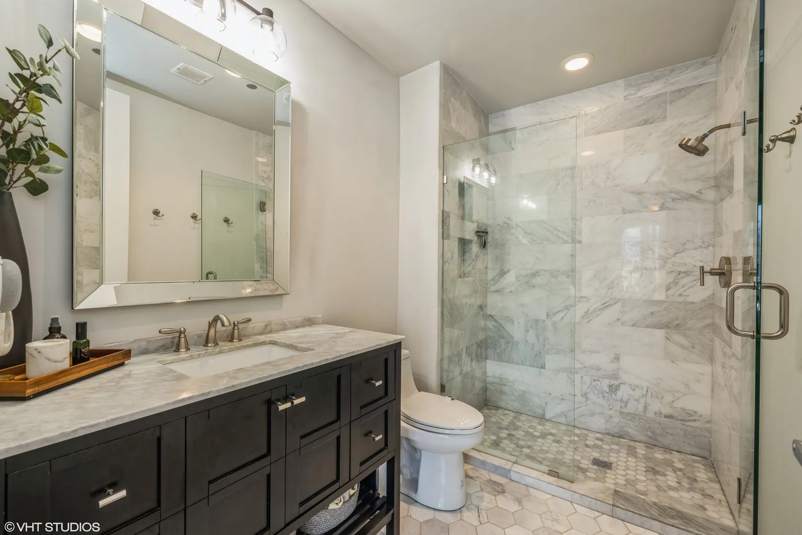 770 W GLADYS Avenue 503 IL