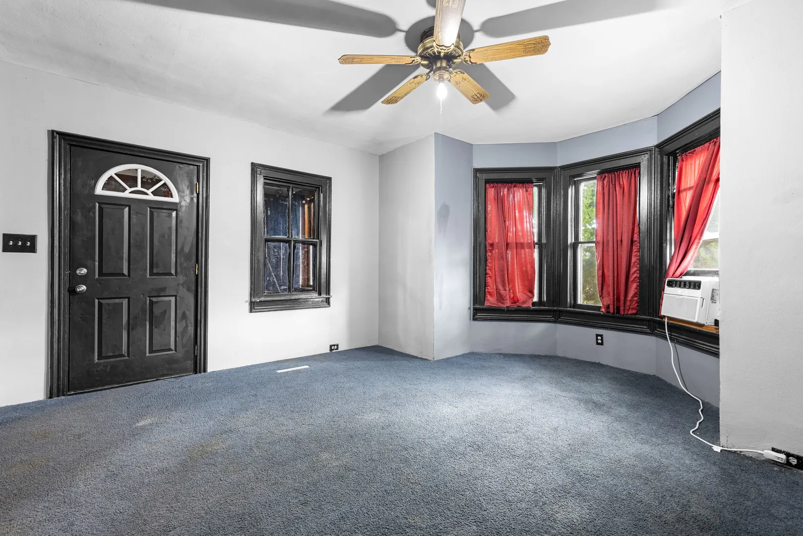 122 W Main Street IL