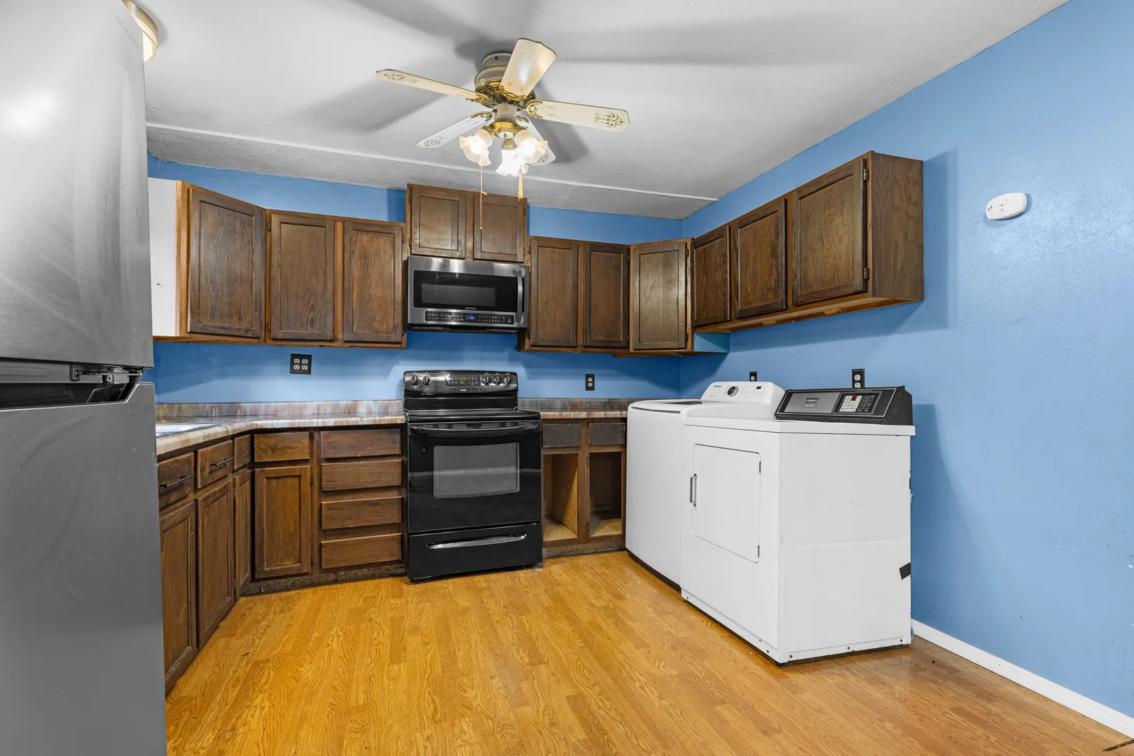 122 W Main Street IL