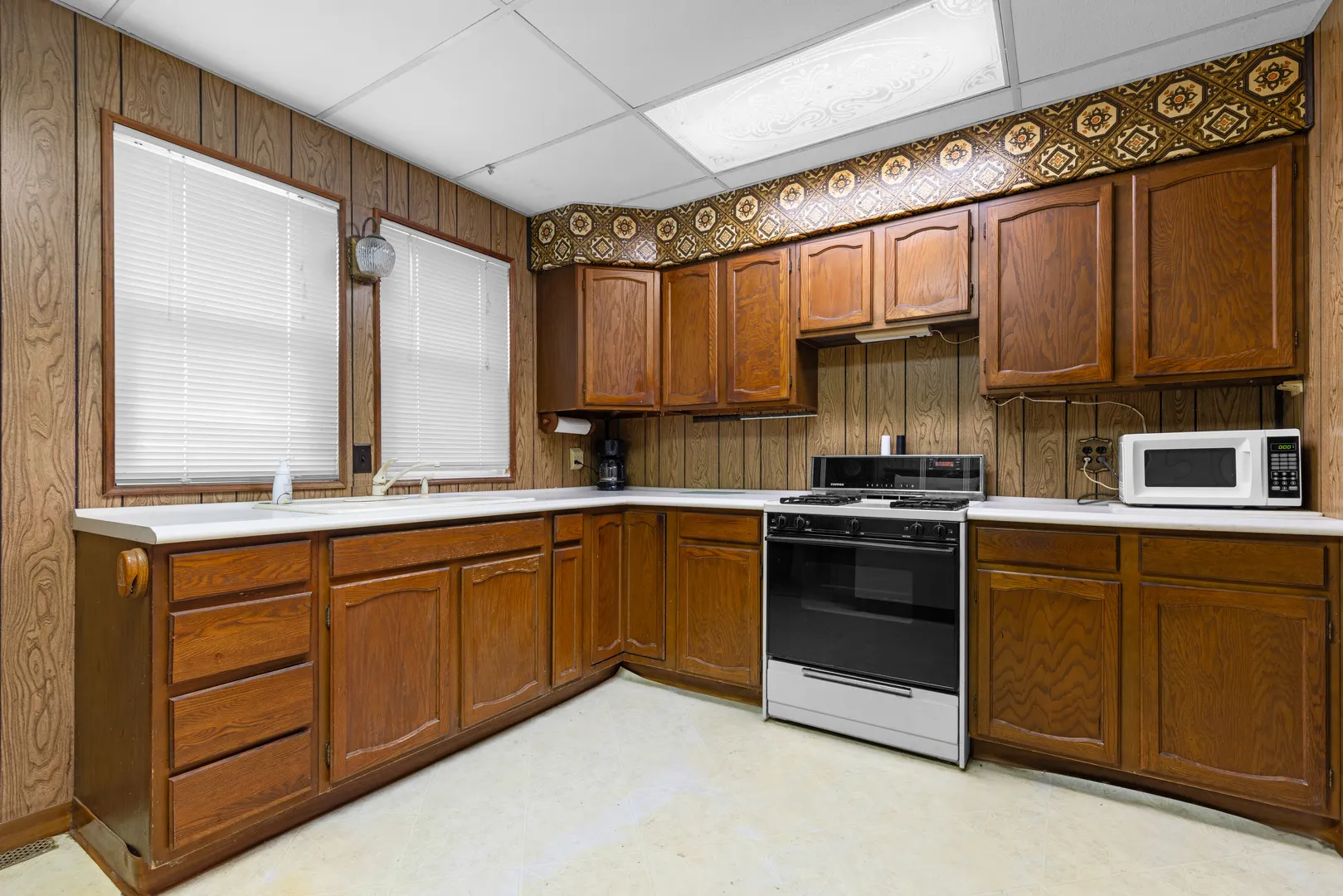 306 W Chicago Avenue IL