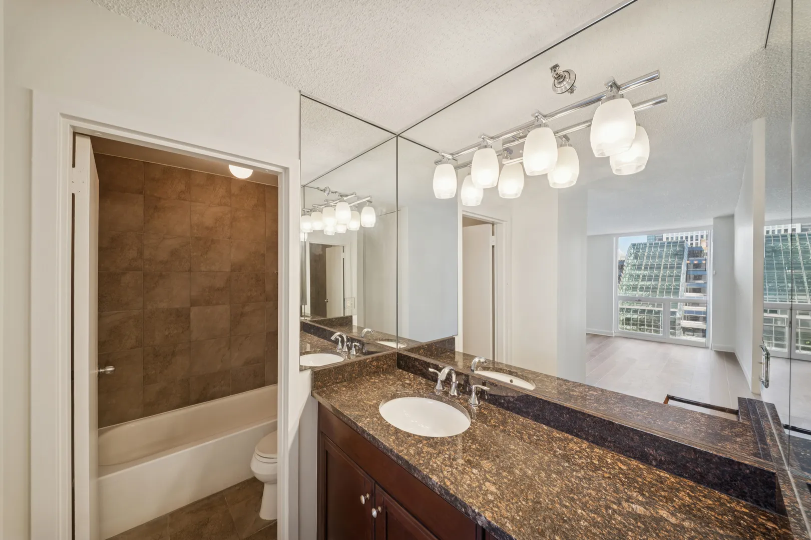 200 N Dearborn Street 3402 IL