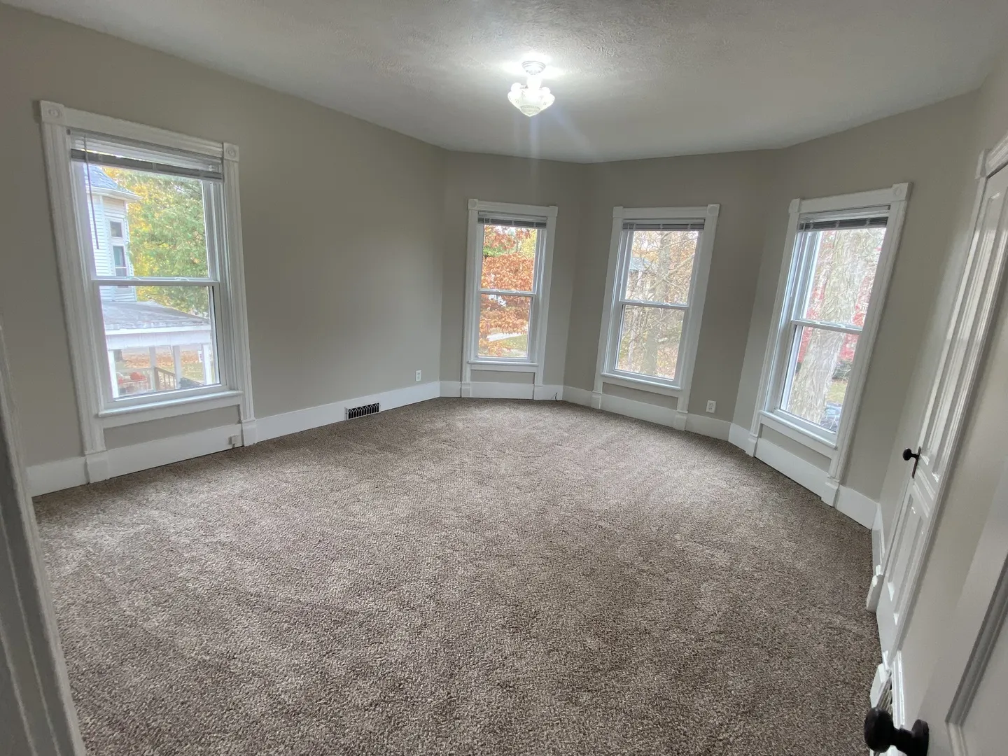 612 1/2 E Chestnut Street 2 IL