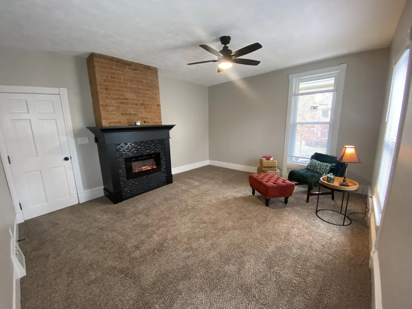 612 1/2 E Chestnut Street 2 IL