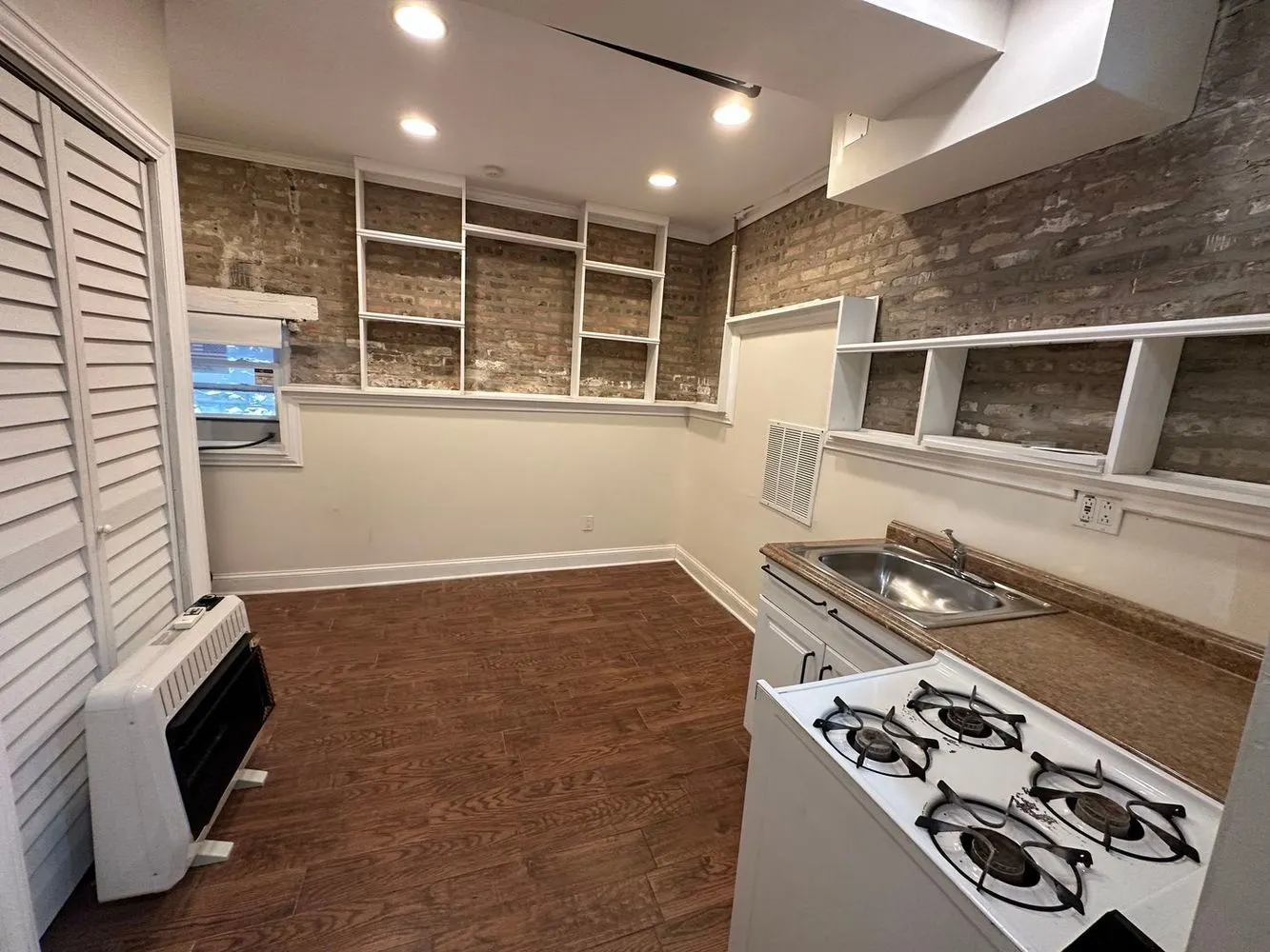 1308 W Byron Street GR IL