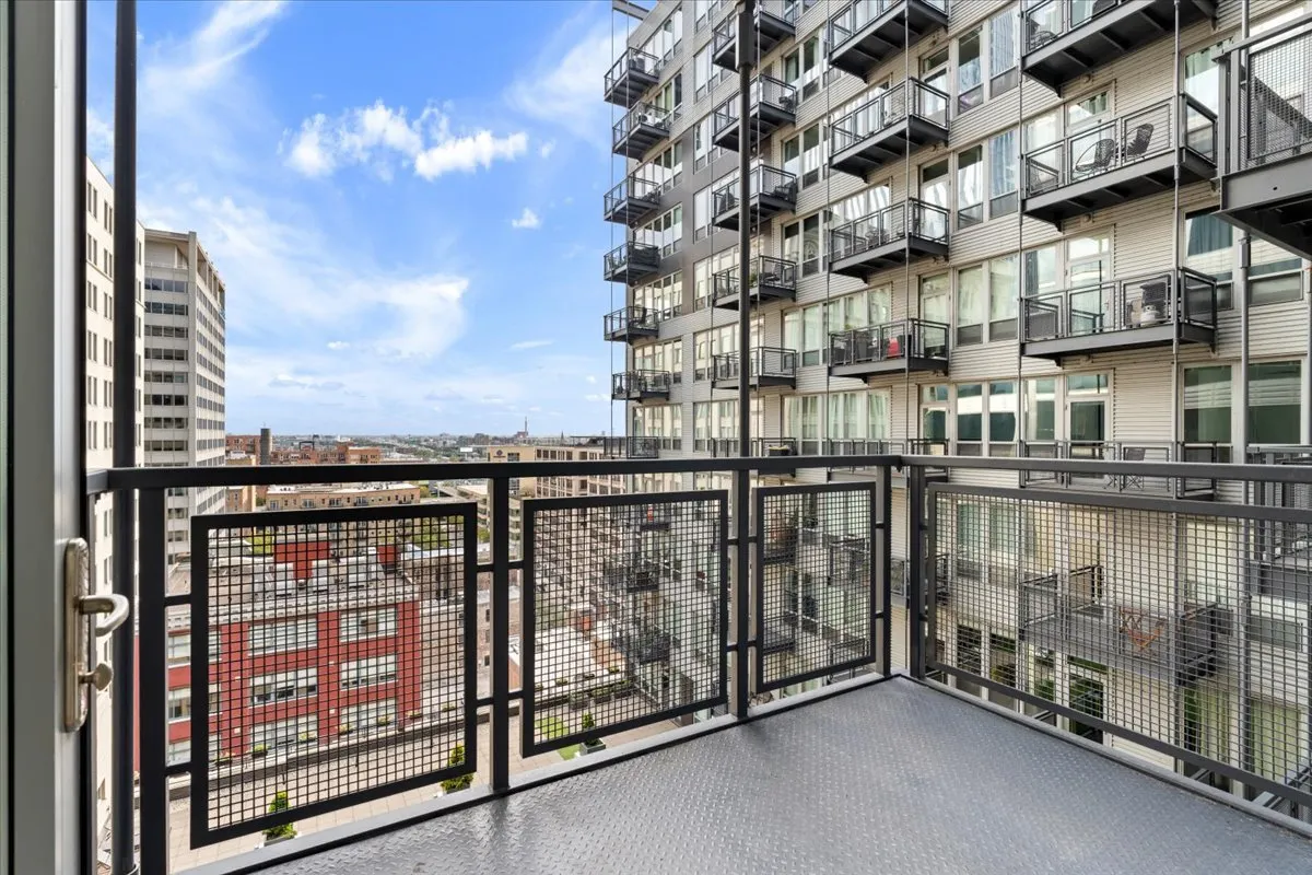 565 W Quincy Street 1216 IL