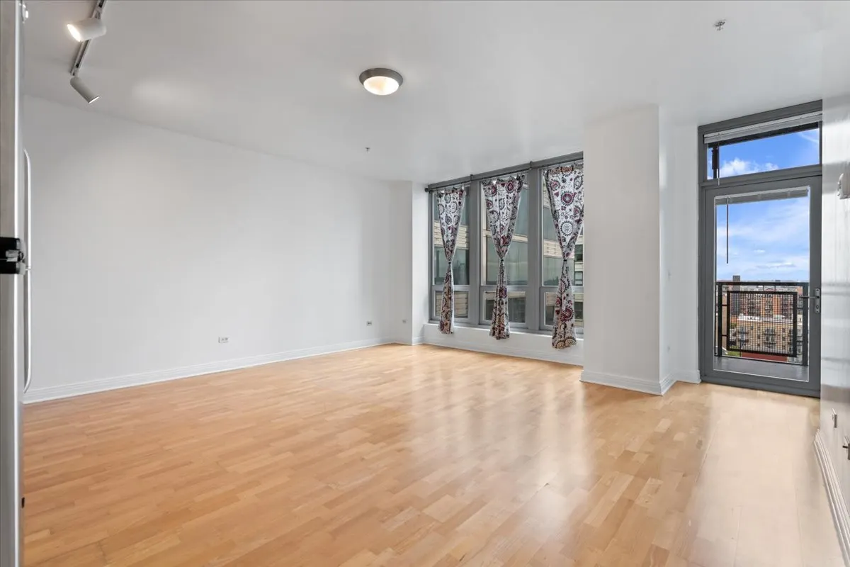 565 W Quincy Street 1216 IL