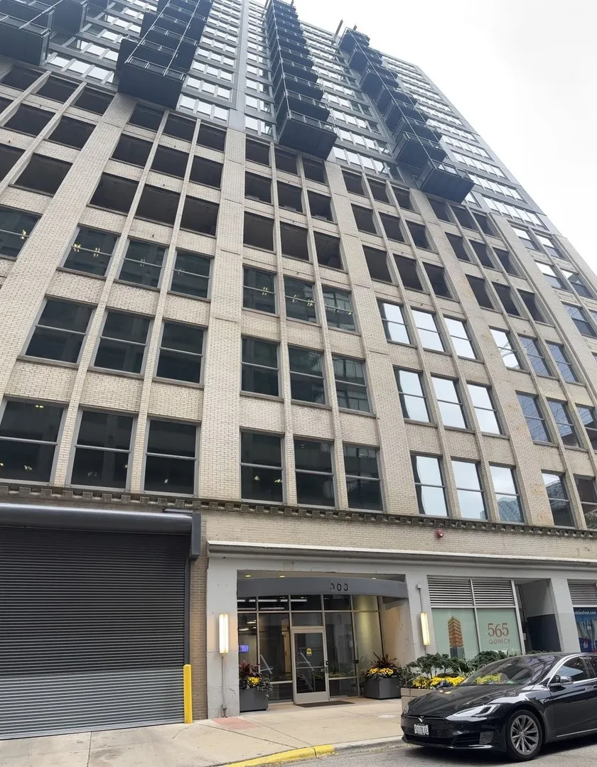 565 W Quincy Street 1216 IL