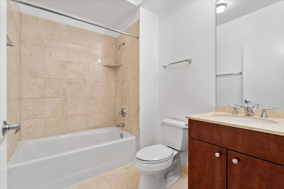 565 W Quincy Street 1216 IL