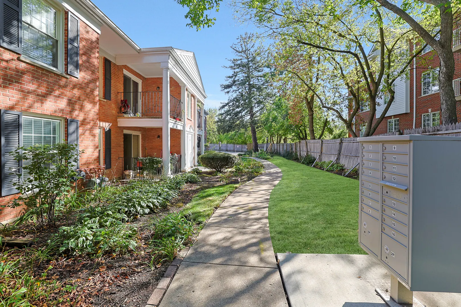 520 Shorely Drive 203 IL