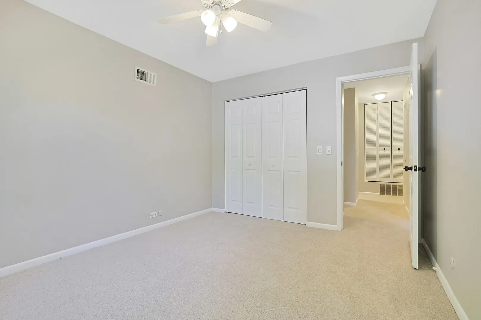 520 Shorely Drive 203 IL