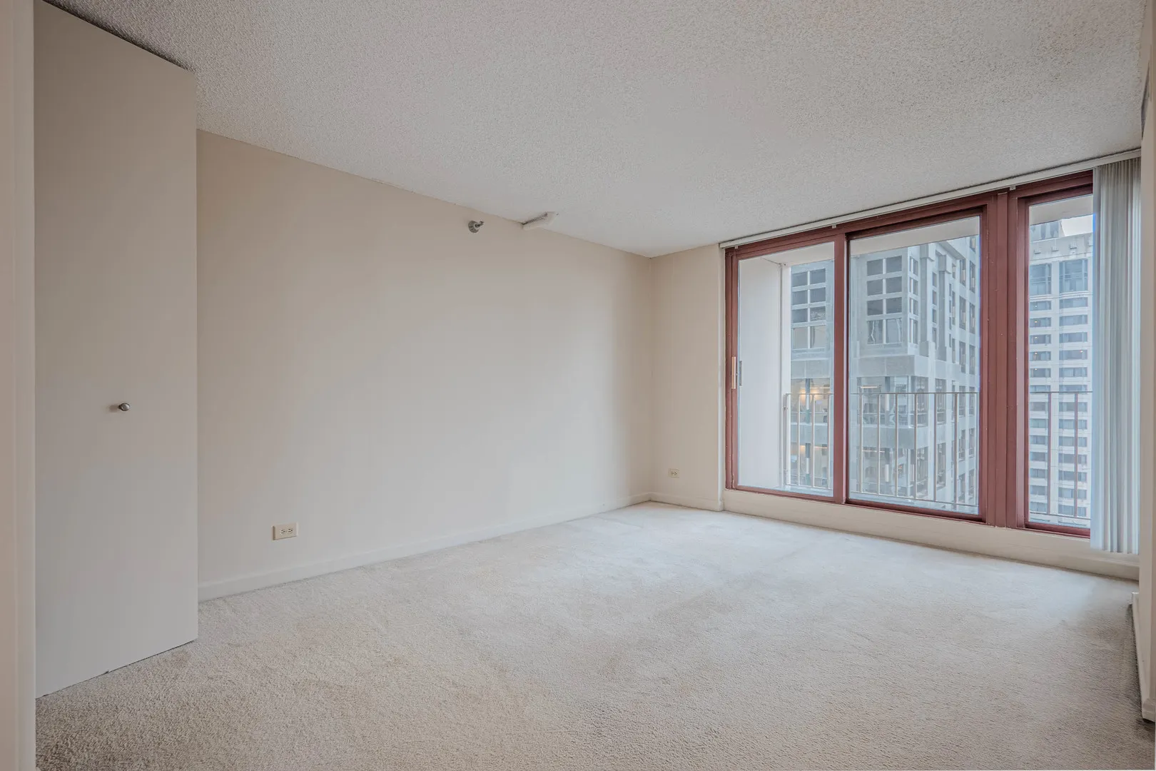 200 N Dearborn Street 2105 IL