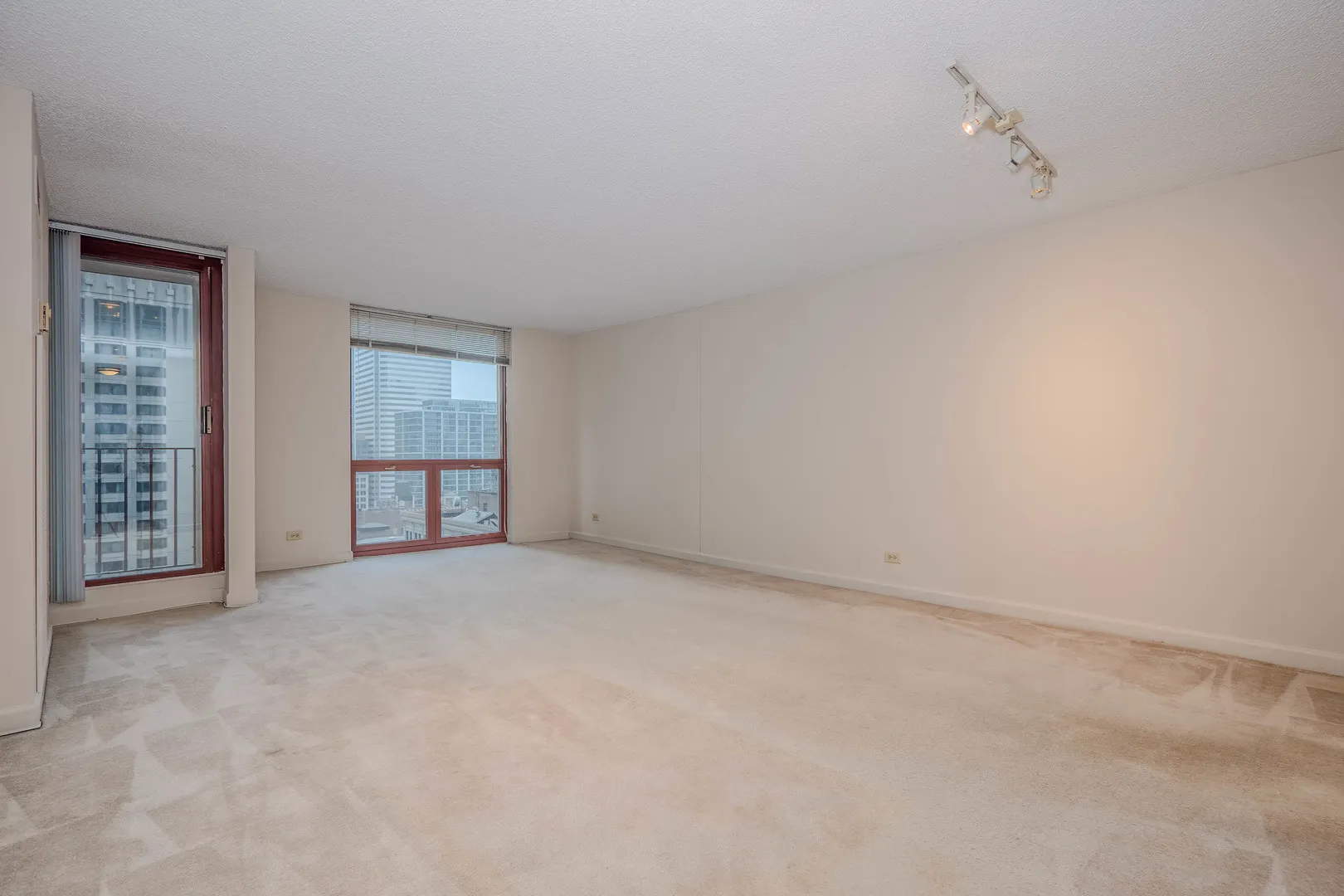 200 N Dearborn Street 2105 IL