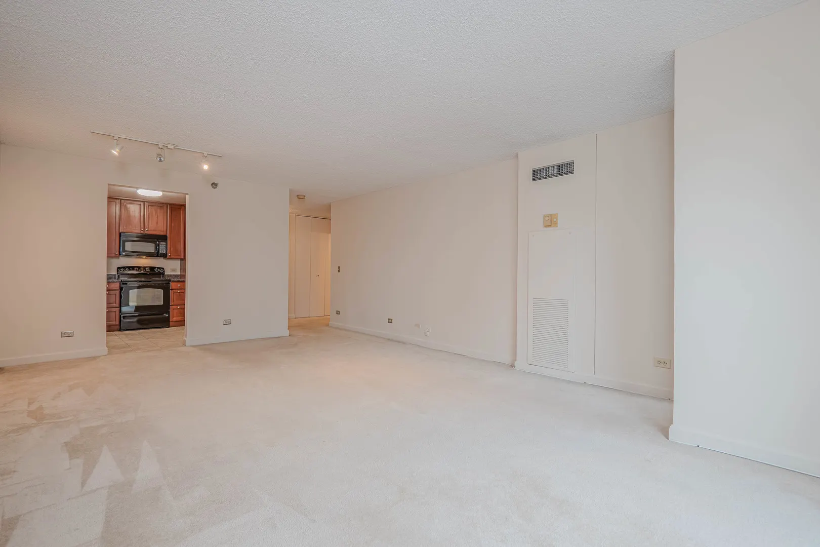 200 N Dearborn Street 2105 IL