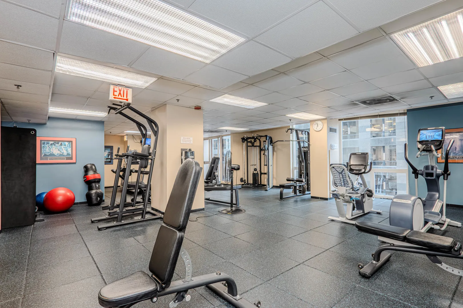 200 N Dearborn Street 2105 IL