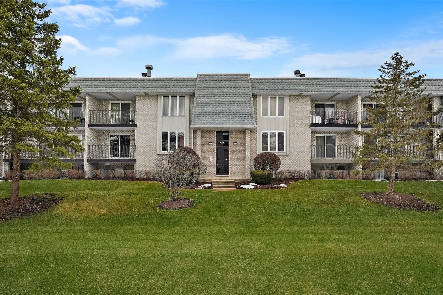 7823 W 157th Place 1W IL