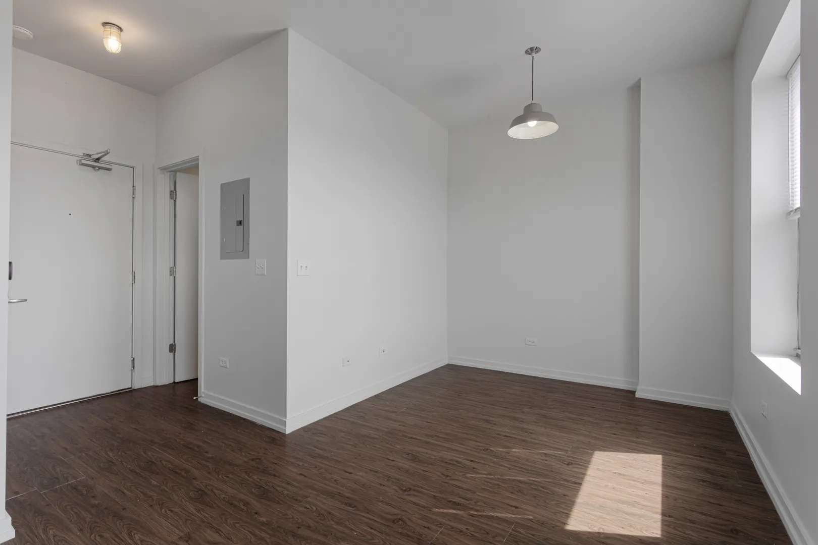 1325 W Wilson Avenue 1003 IL