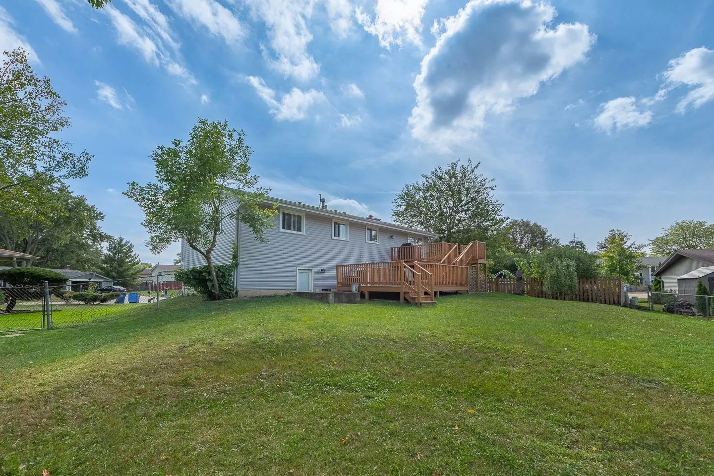 818 Brentwood Court IL