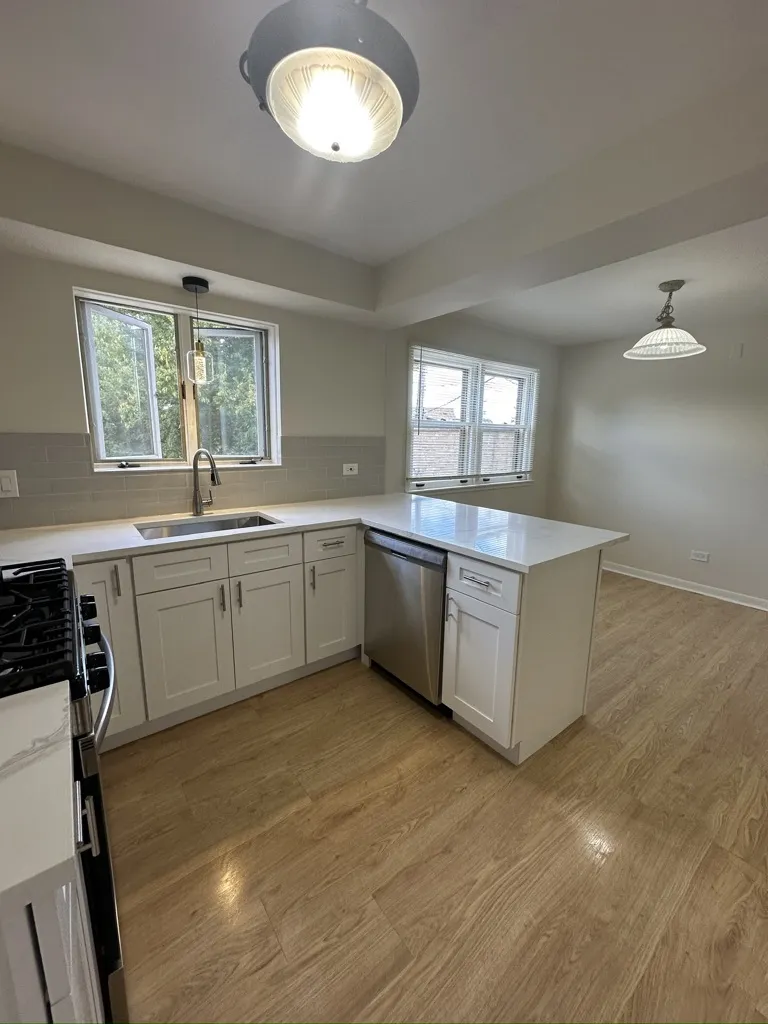 8164 W Forest Preserve Avenue 2N IL
