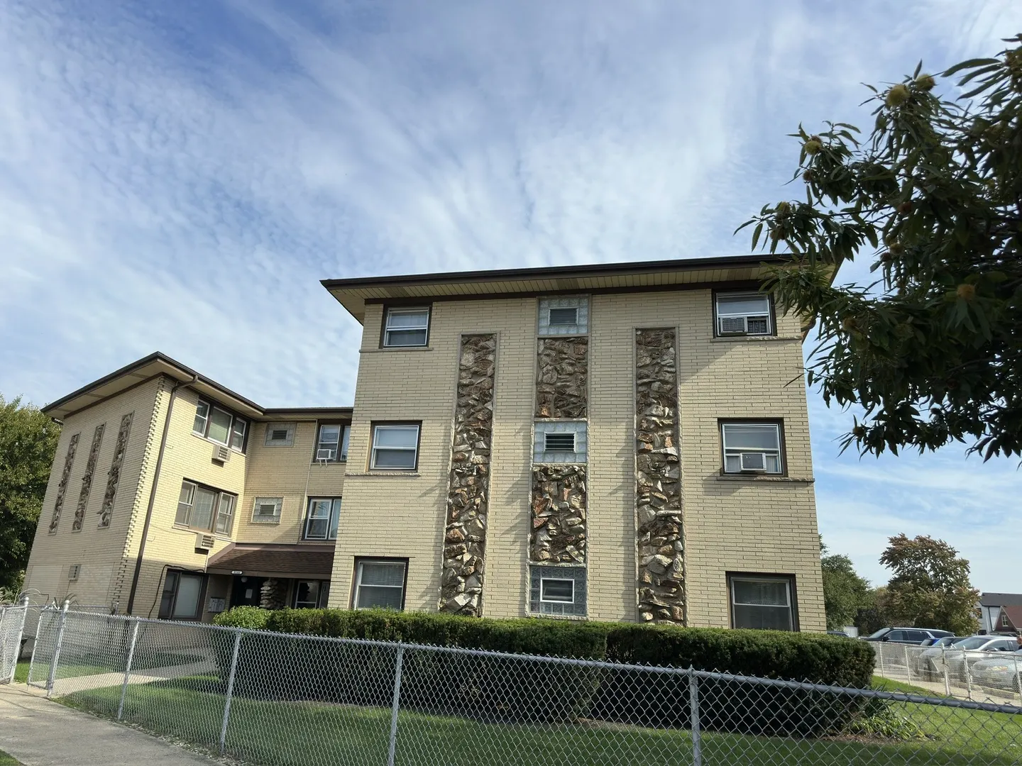 8164 W Forest Preserve Avenue 2N IL