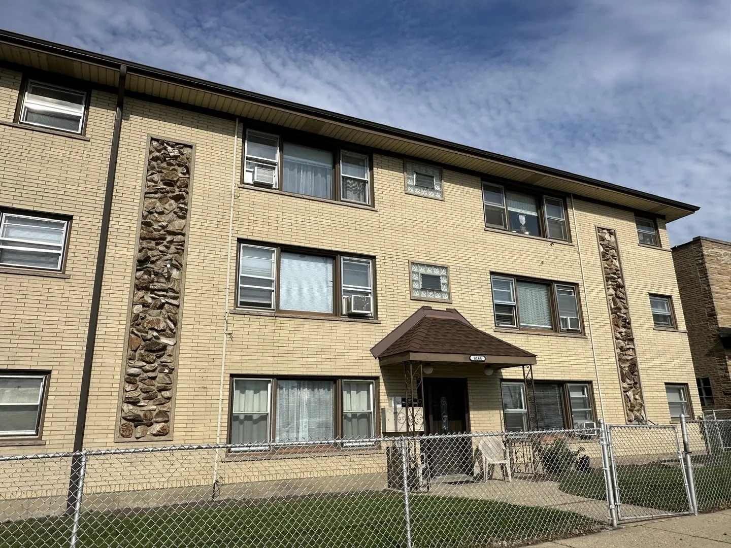 8164 W Forest Preserve Avenue 2N IL