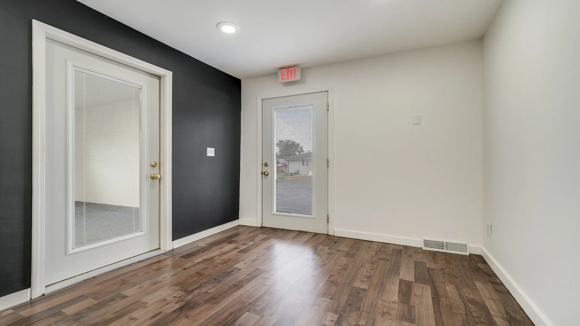 511 W Blackhawk Drive IL