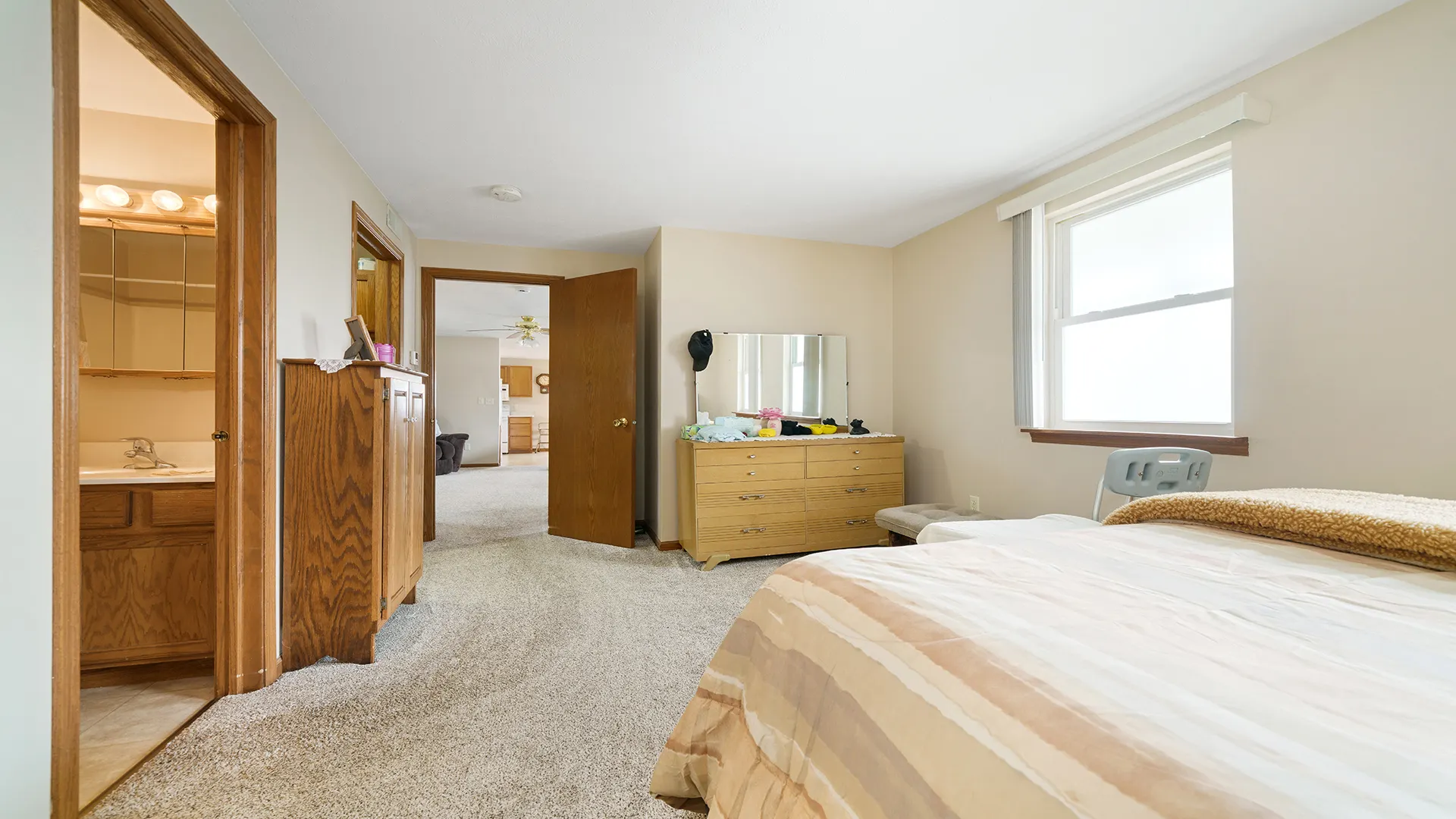 511 W Blackhawk Drive IL