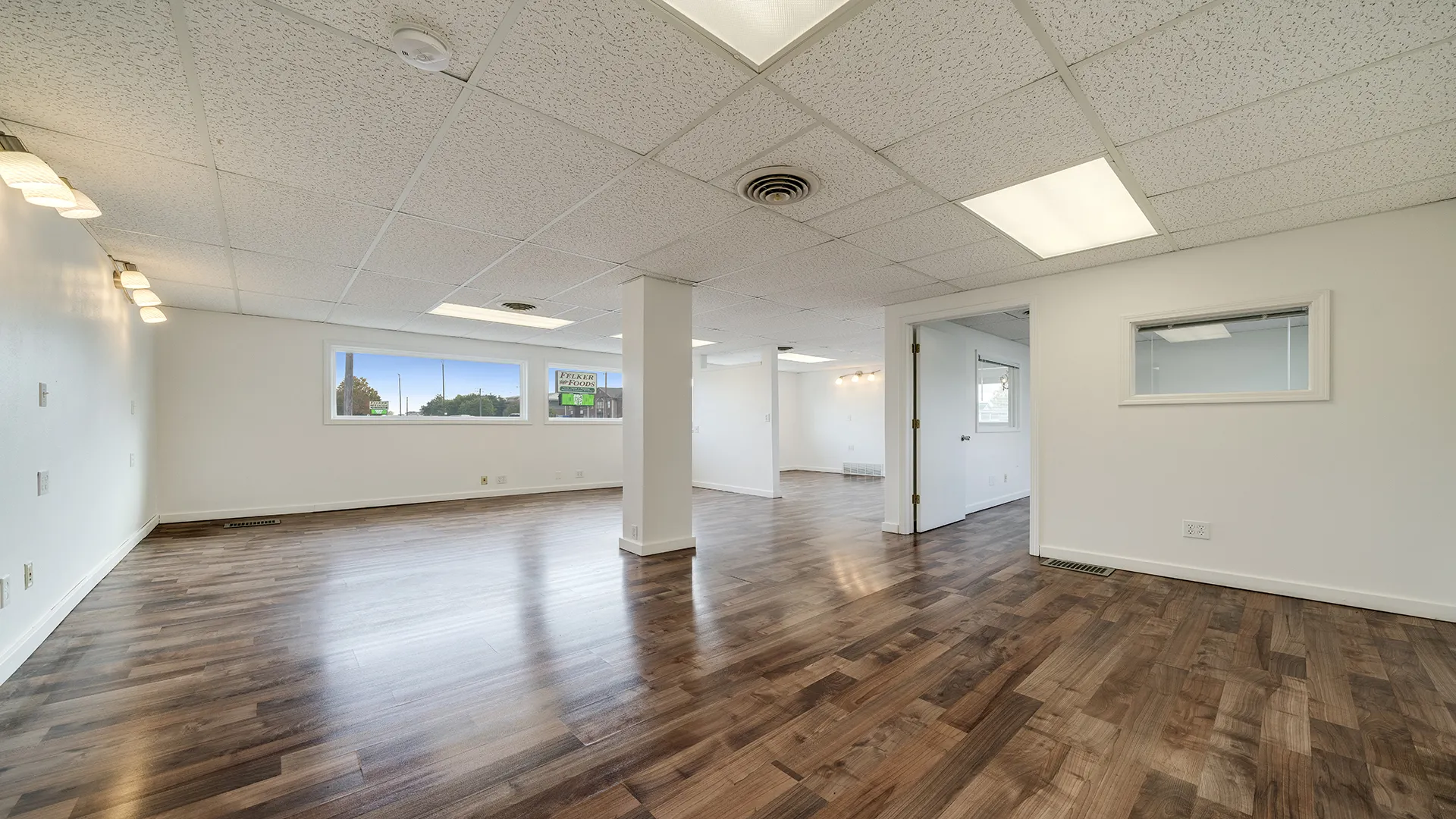 511 W Blackhawk Drive IL