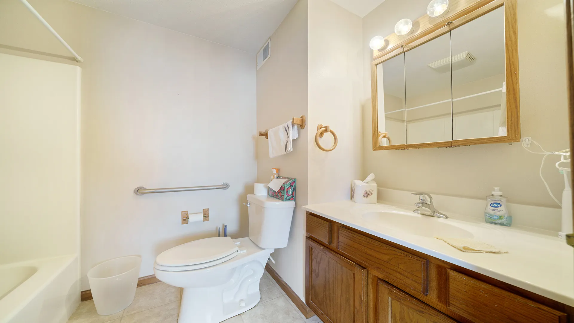 511 W Blackhawk Drive IL