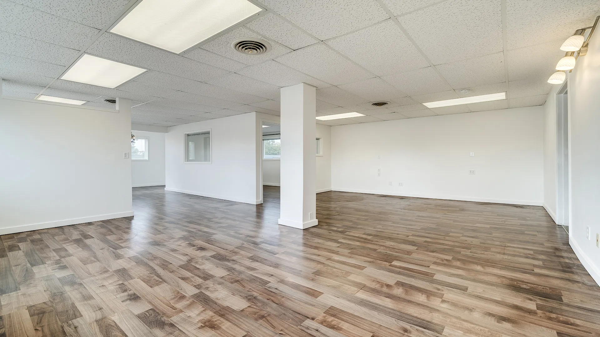 511 W Blackhawk Drive IL
