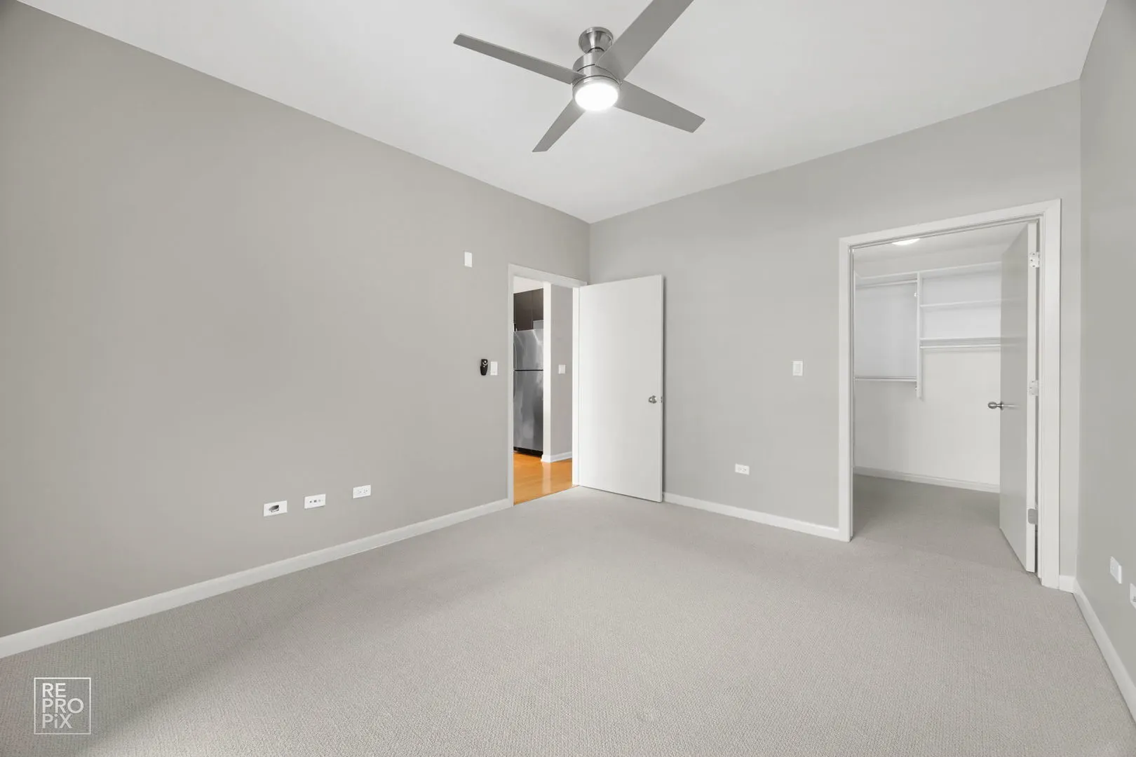 225 S Sangamon Street 702 IL