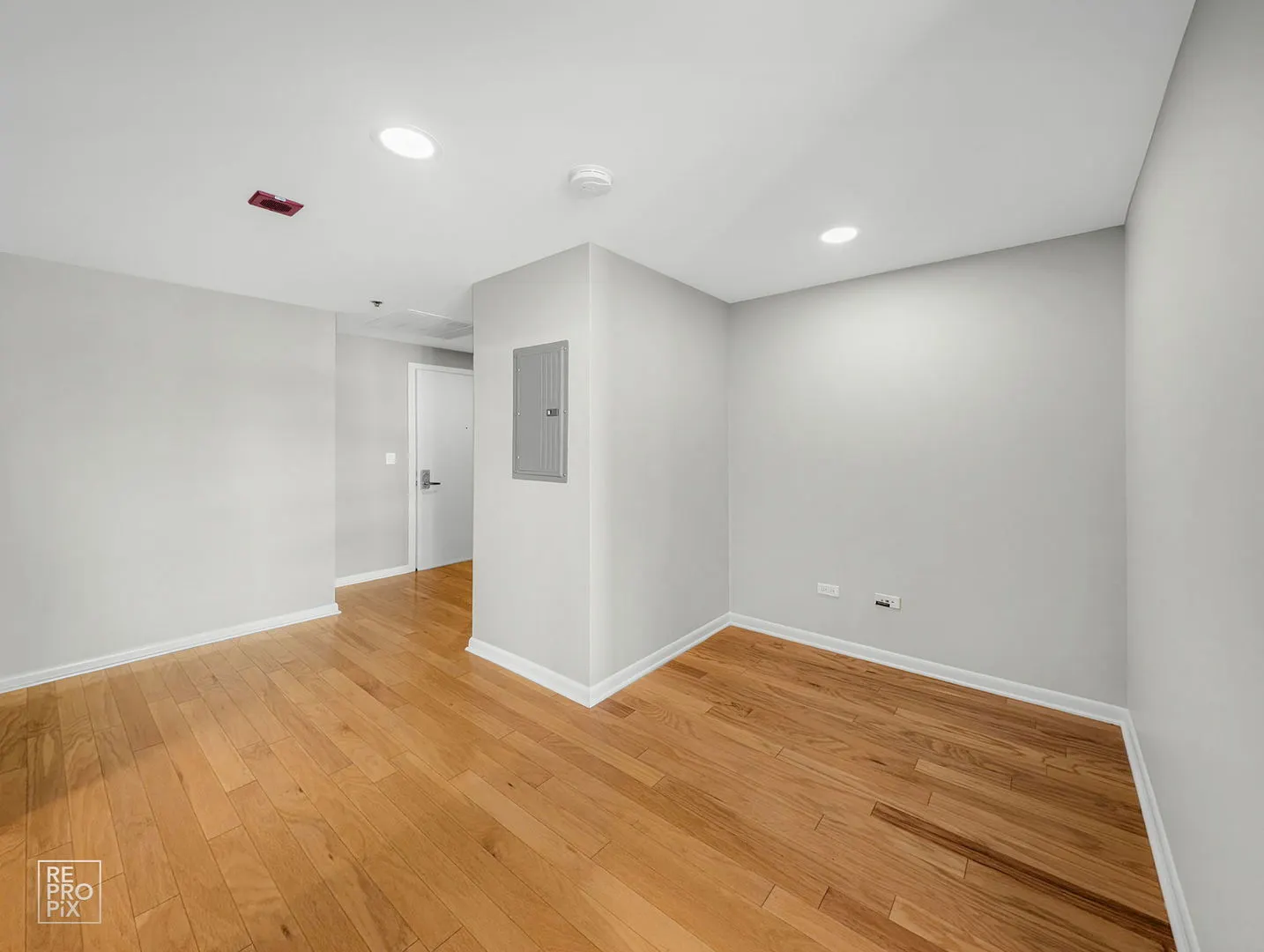 225 S Sangamon Street 702 IL