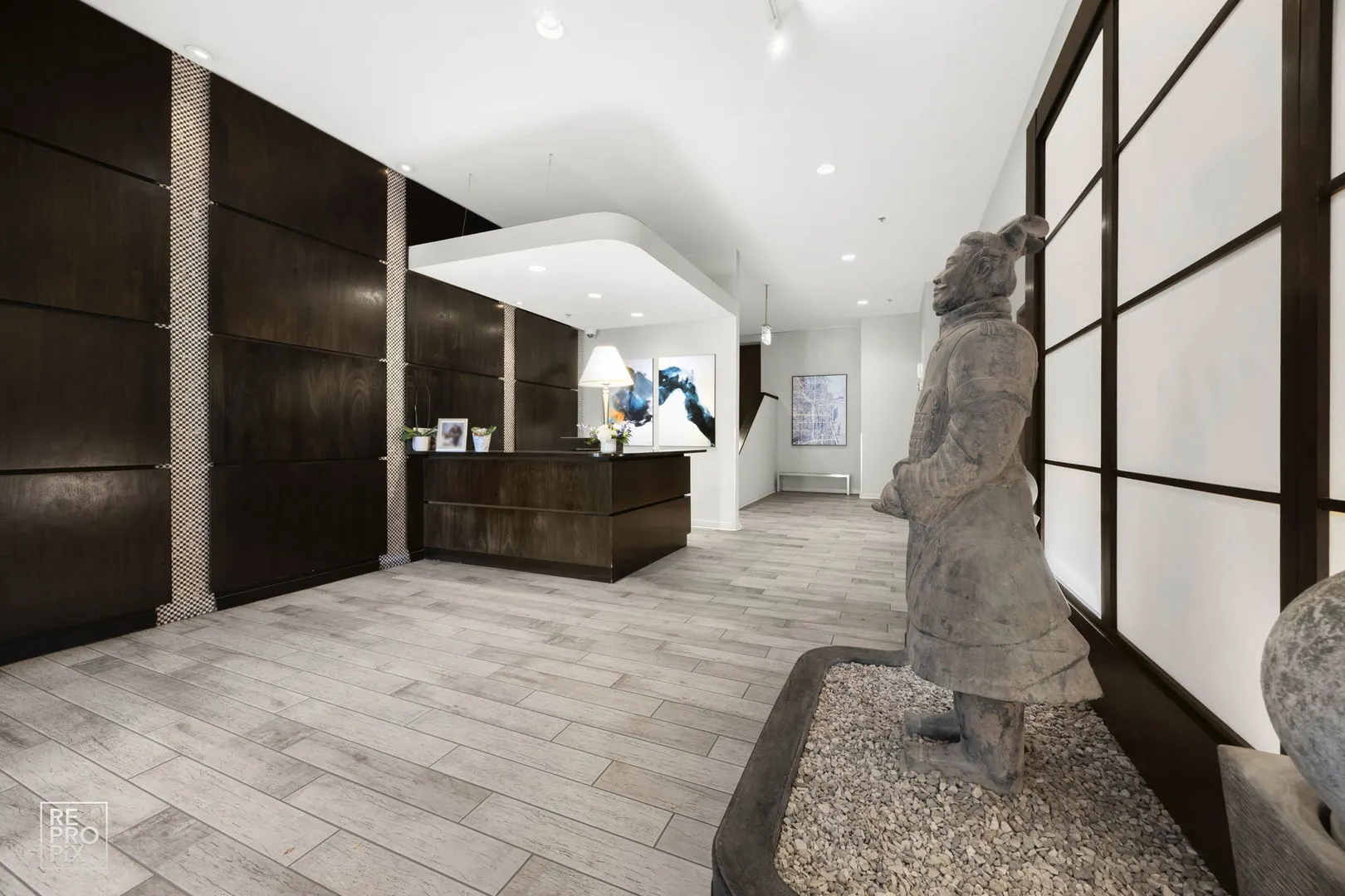 225 S Sangamon Street 702 IL