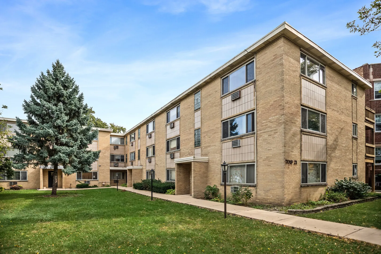7019 N Ridge Boulevard 3A IL