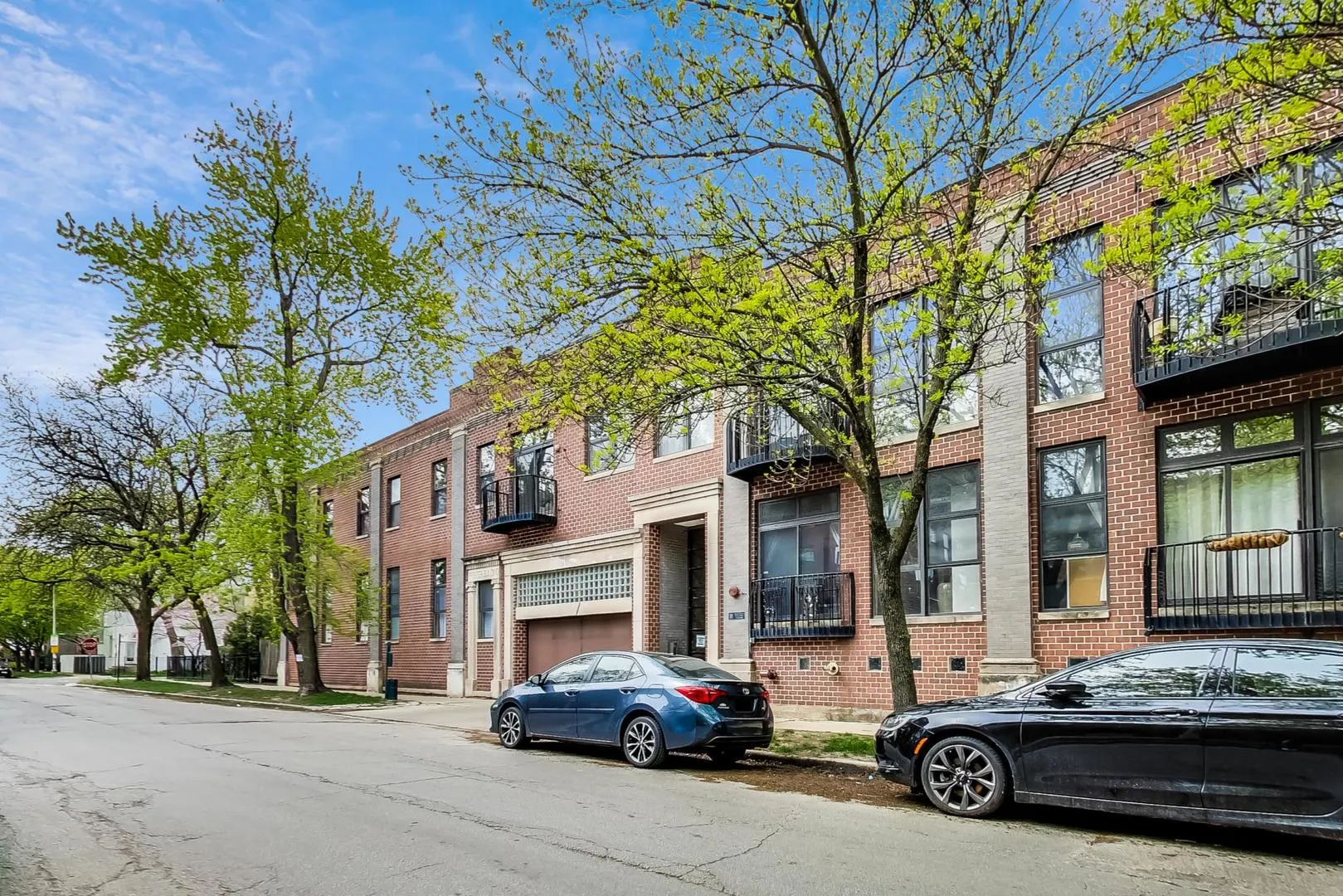 612 N Oakley Boulevard 108 IL