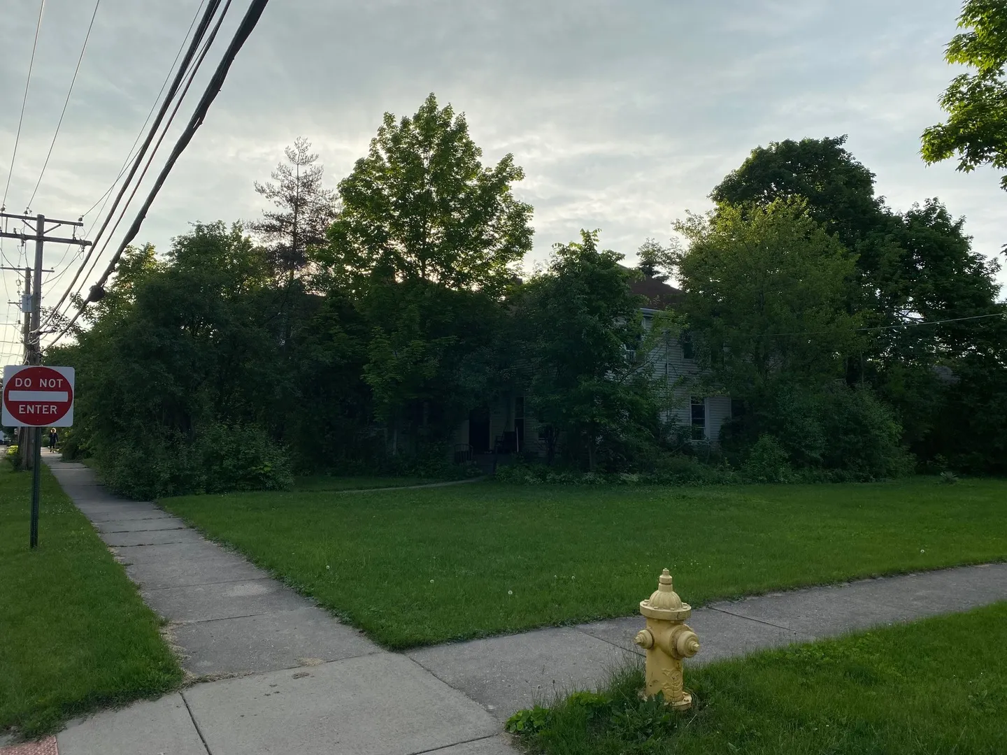 320 Grant Place IL