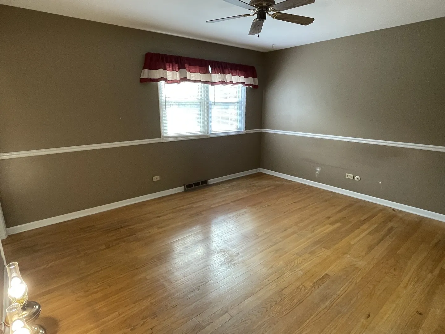 202 Oak Drive IL
