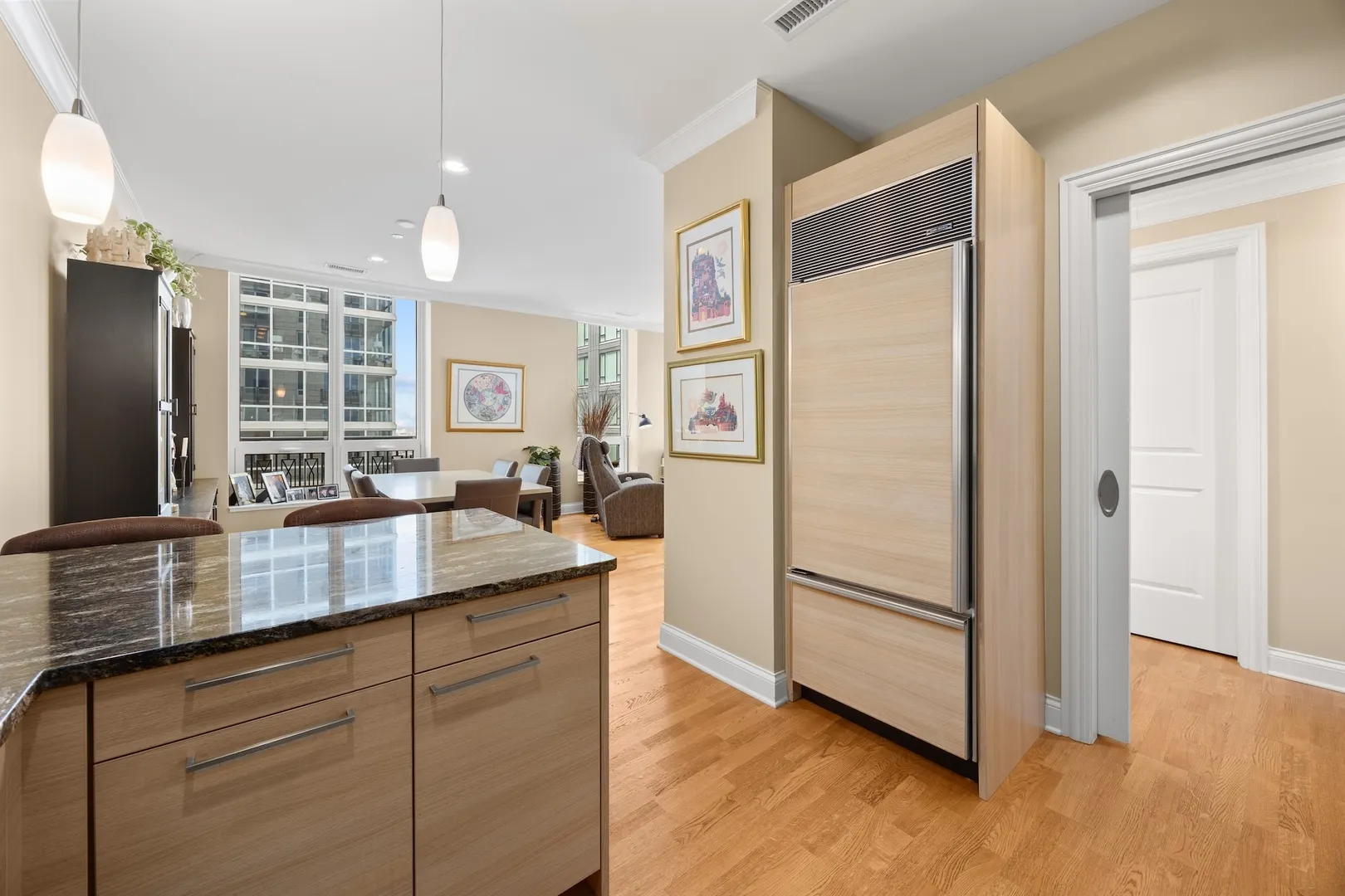 10 E Delaware Street 27E IL