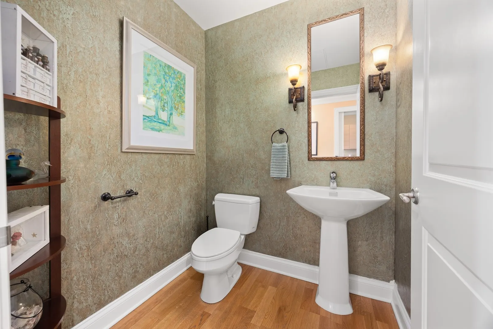 10 E Delaware Street 27E IL