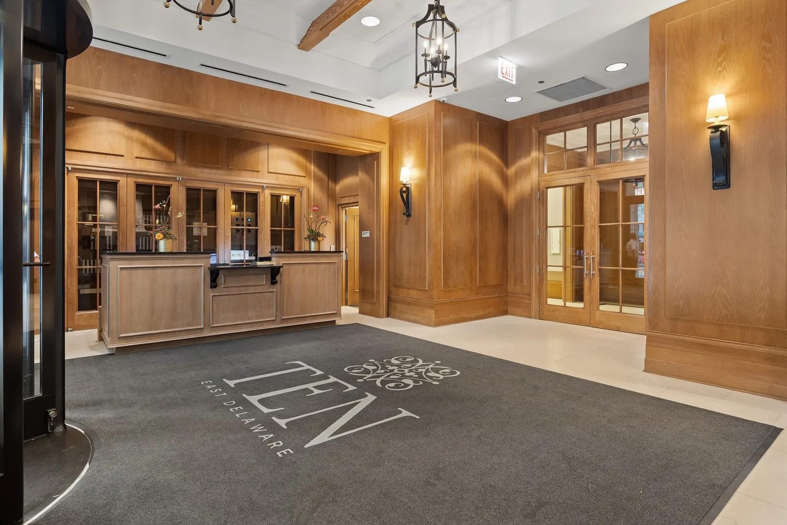 10 E Delaware Street 27E IL