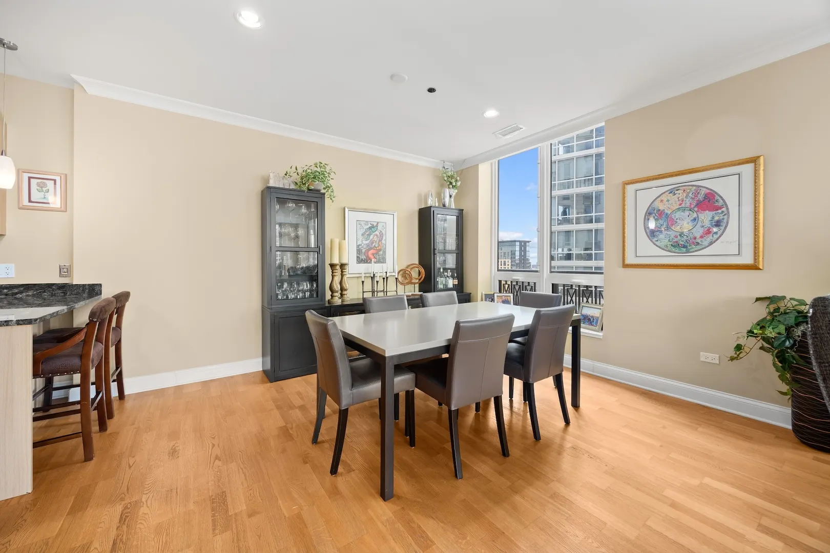 10 E Delaware Street 27E IL