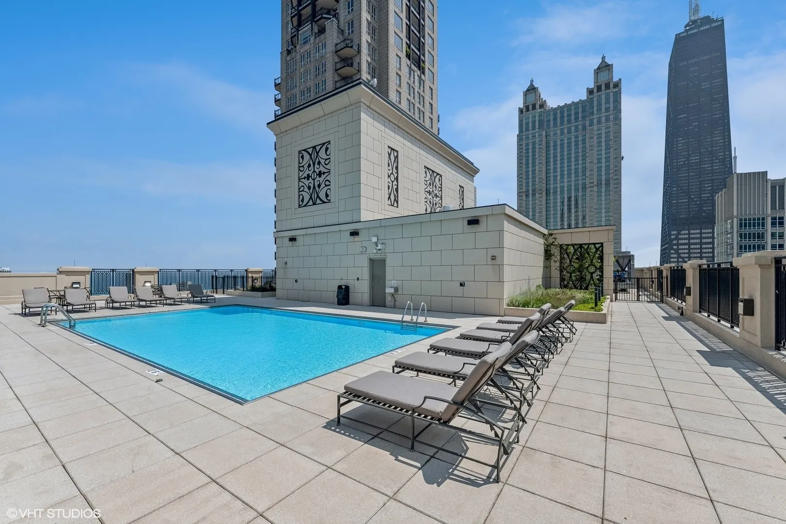 10 E Delaware Street 27E IL