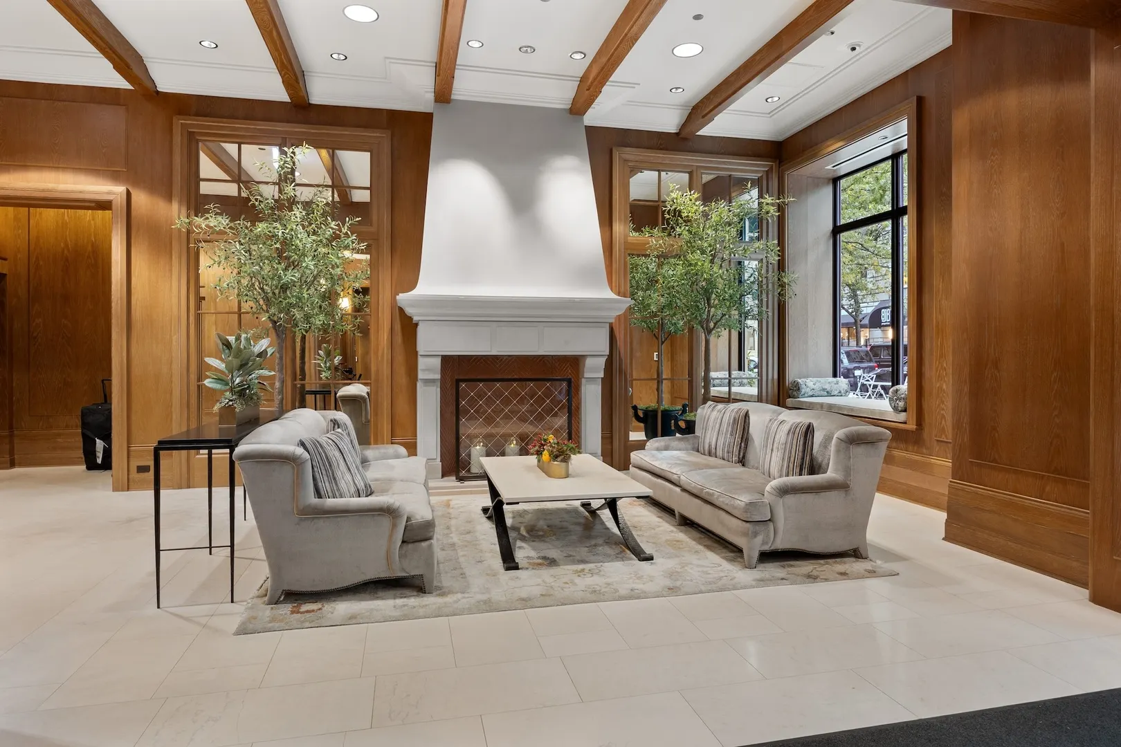 10 E Delaware Street 27E IL