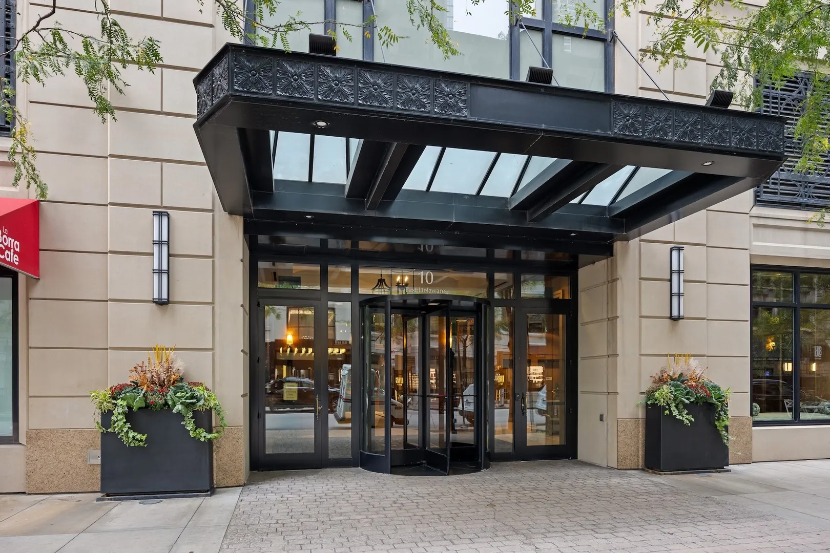 10 E Delaware Street 27E IL