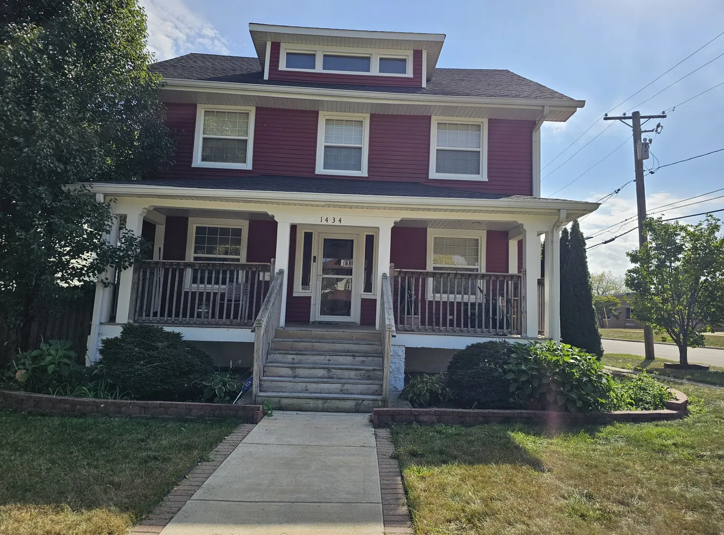 1434 Elm Street IL