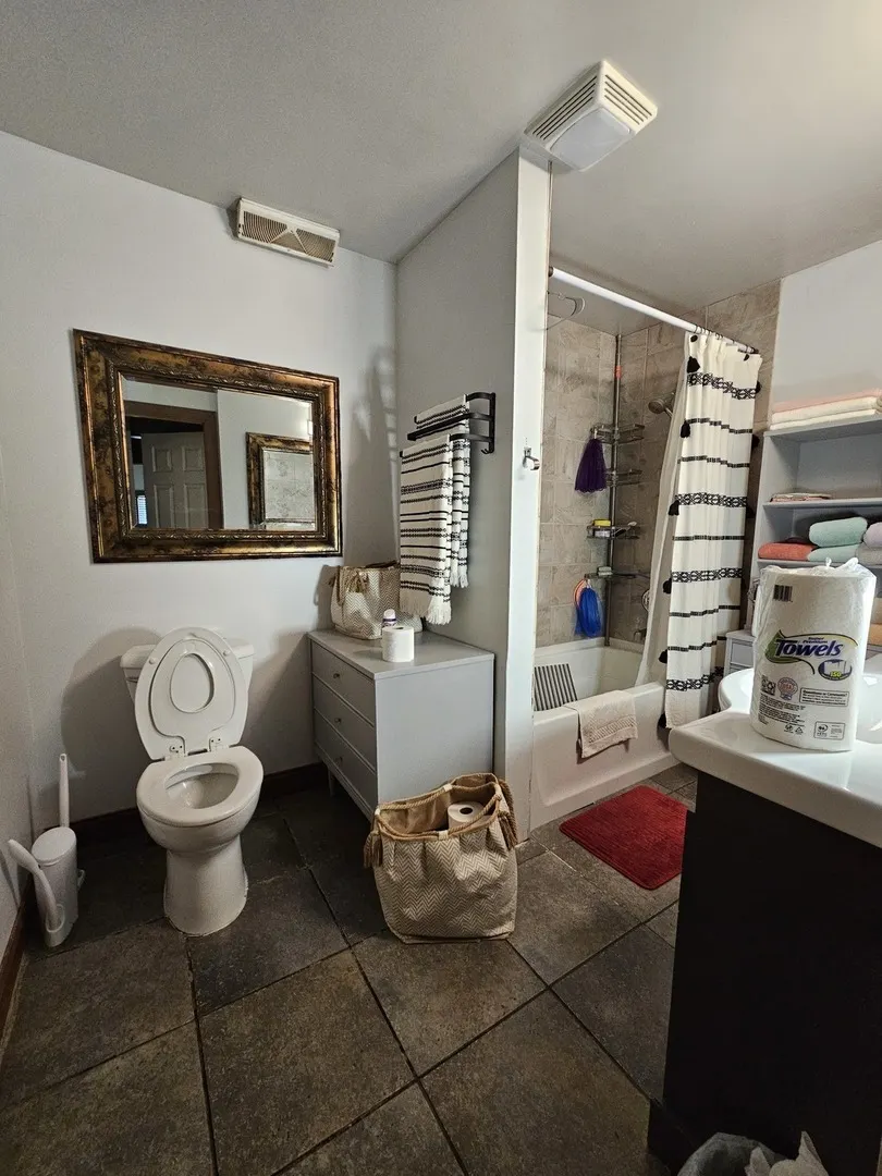 1434 Elm Street IL