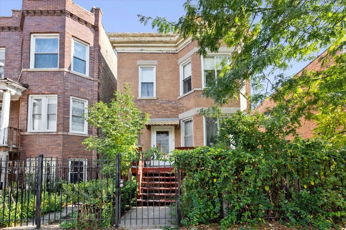 3911 N Kedzie Avenue IL