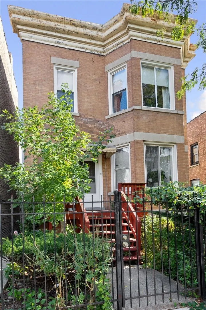 3911 N Kedzie Avenue IL