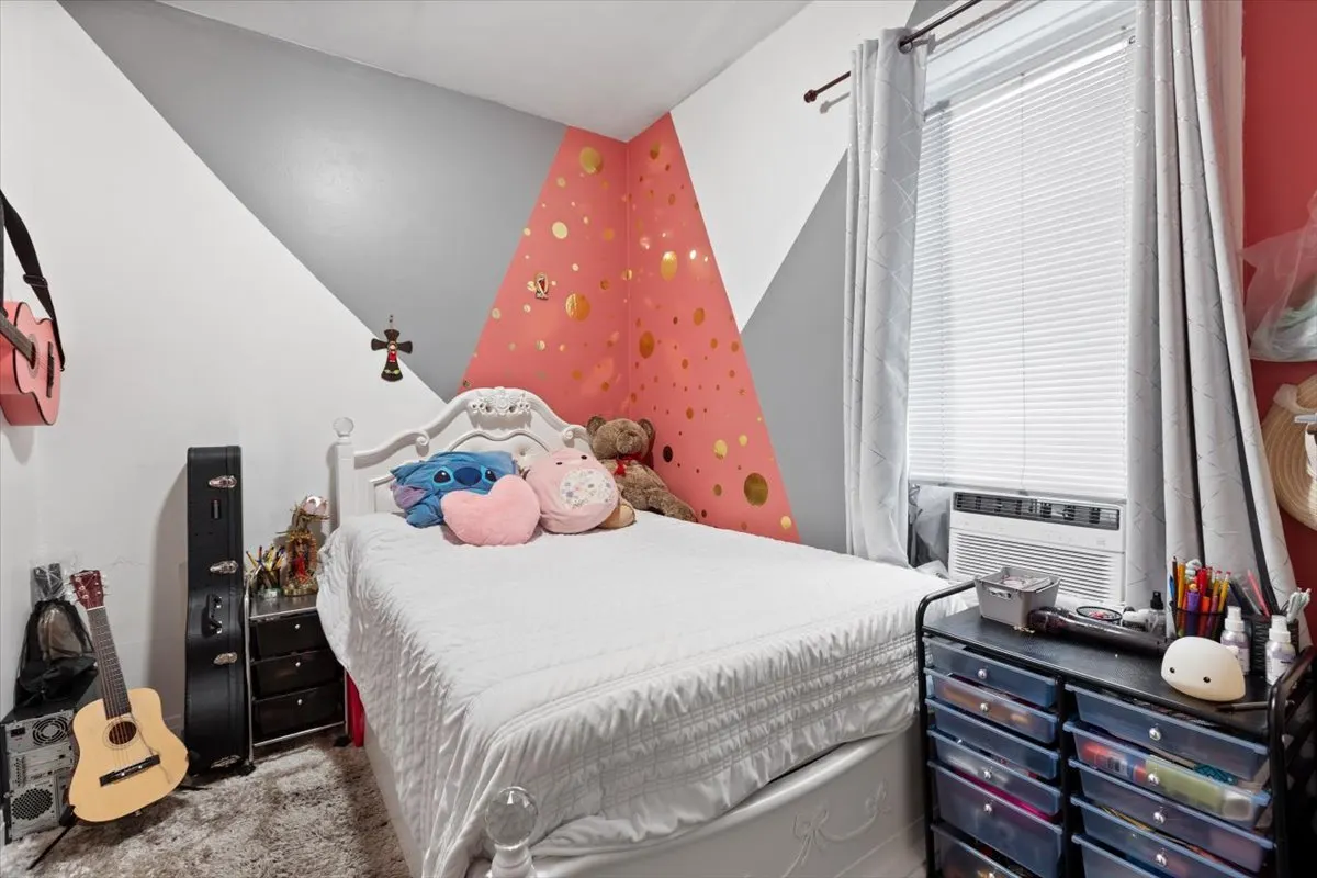 3911 N Kedzie Avenue IL