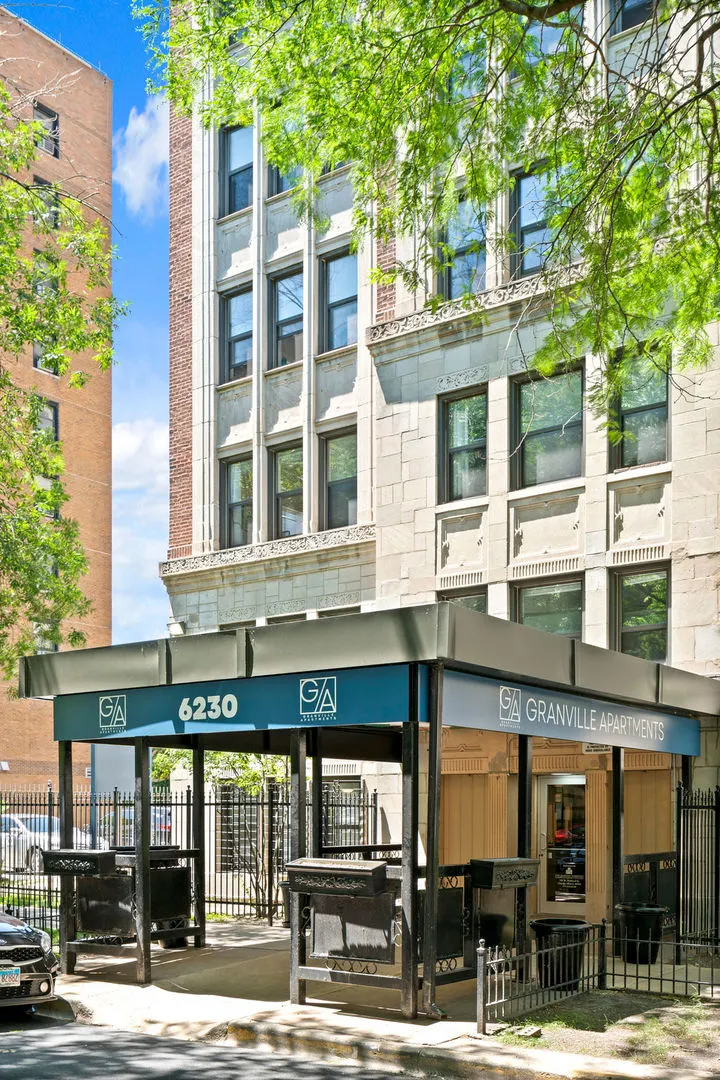 6230 N Kenmore Avenue 1607 IL