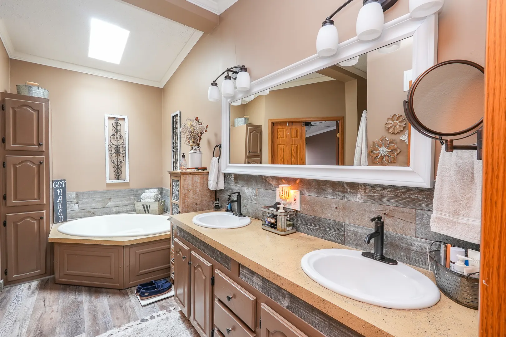 1063 Woodlawn Drive IL